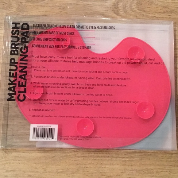 Makeup Brush Cleaning Pad - Picture 2 of 2